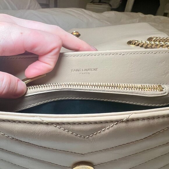 YSL  - Loulou Small YSL Shoulder Bag in Quilted Leather - Picture 16 of 17